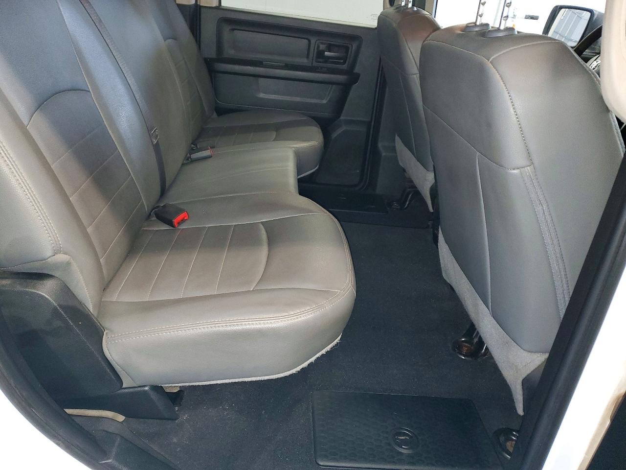 2018 RAM 1500 ST photo 19