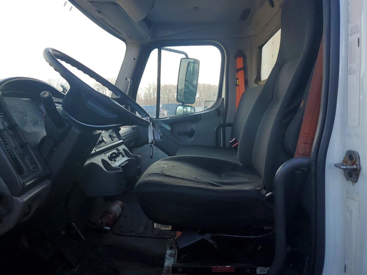 2012 FREIGHTLINER BUSINESS CLASS M2 BOX TRUCK photo 7