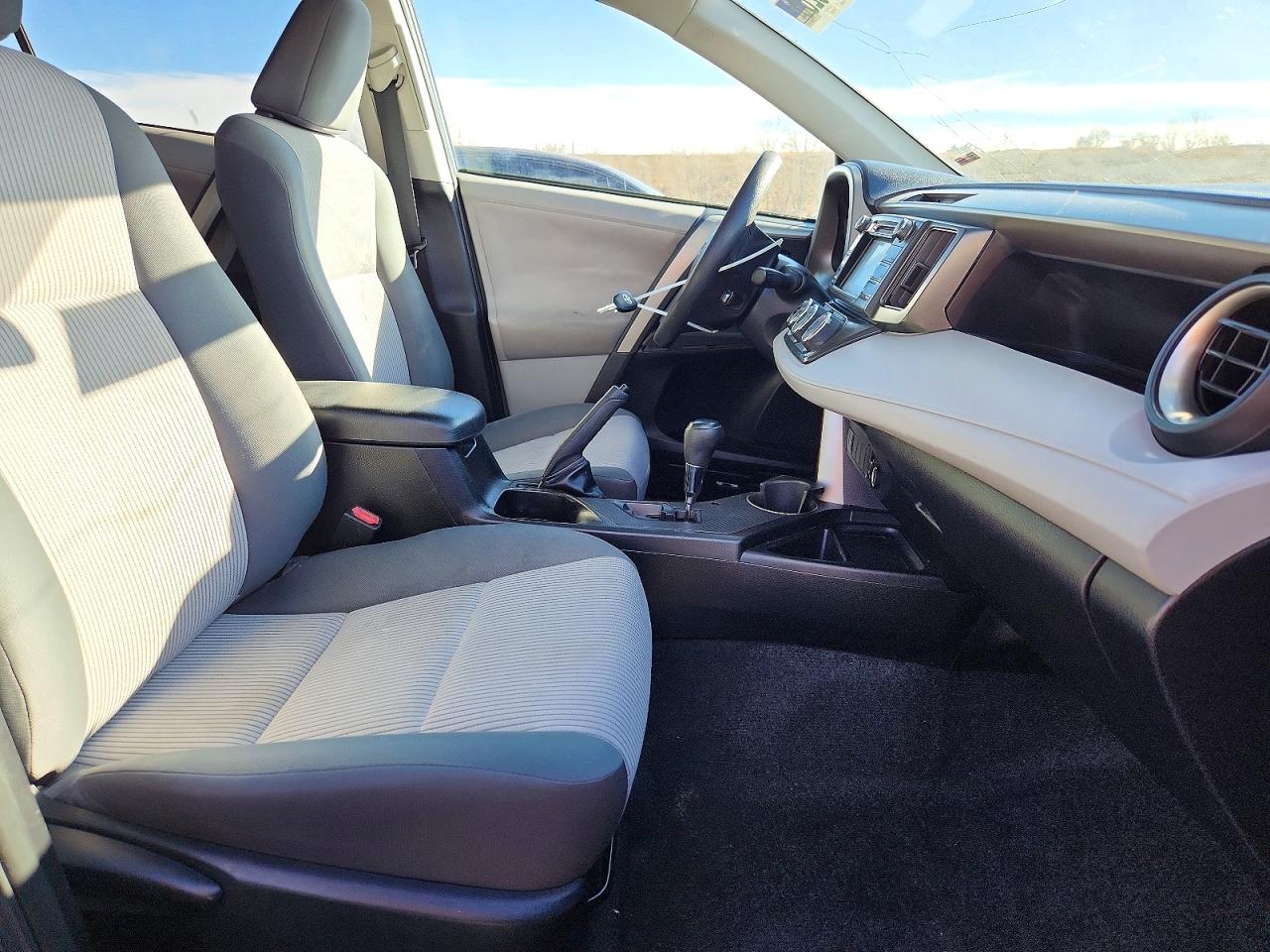 2013 TOYOTA RAV4 LE photo 7