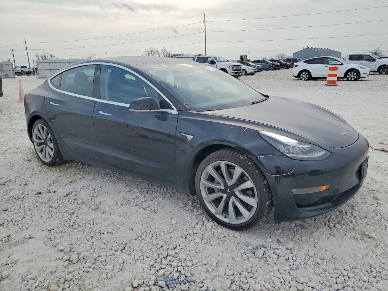 2018 TESLA MODEL 3 photo 4