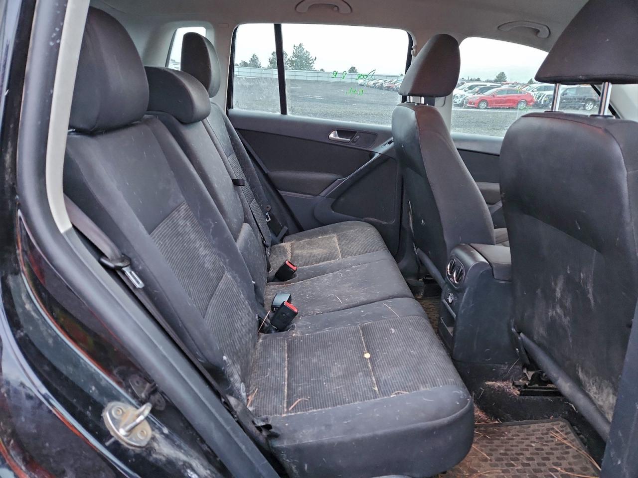 2013 VOLKSWAGEN TIGUAN S photo 11