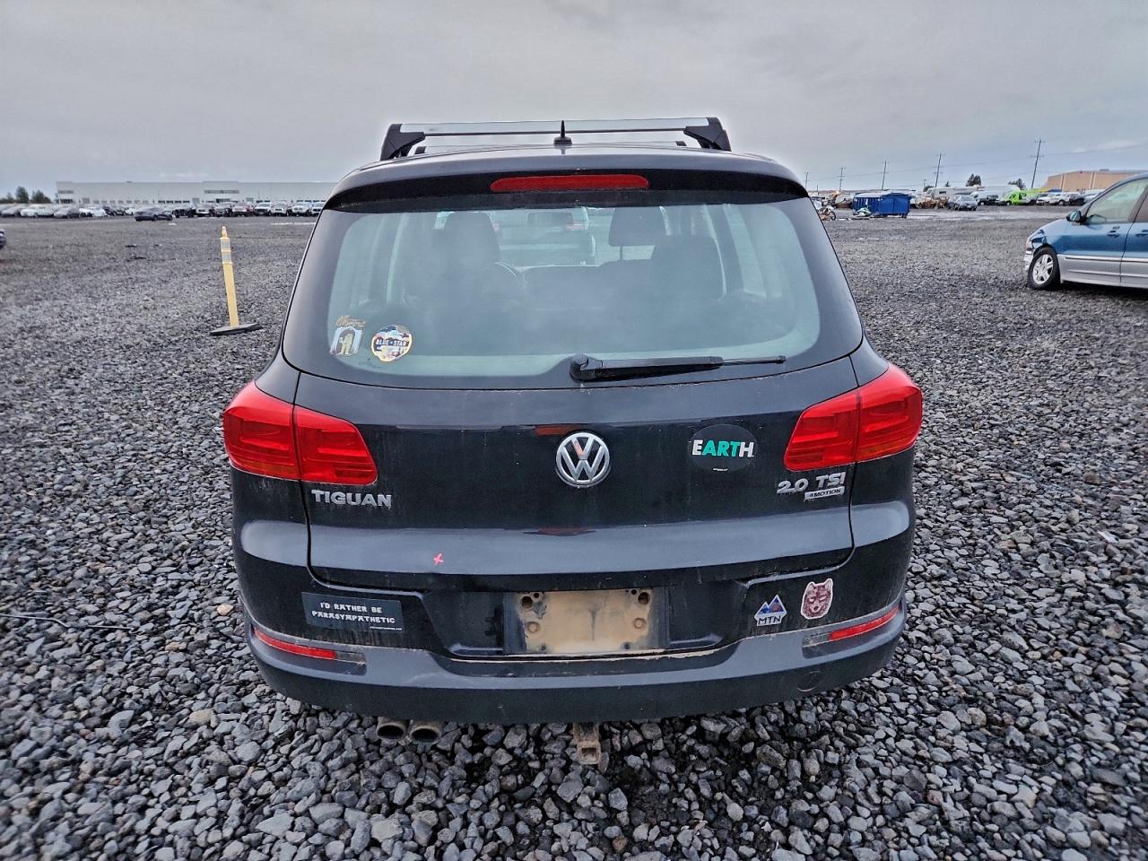 2013 VOLKSWAGEN TIGUAN S photo 6