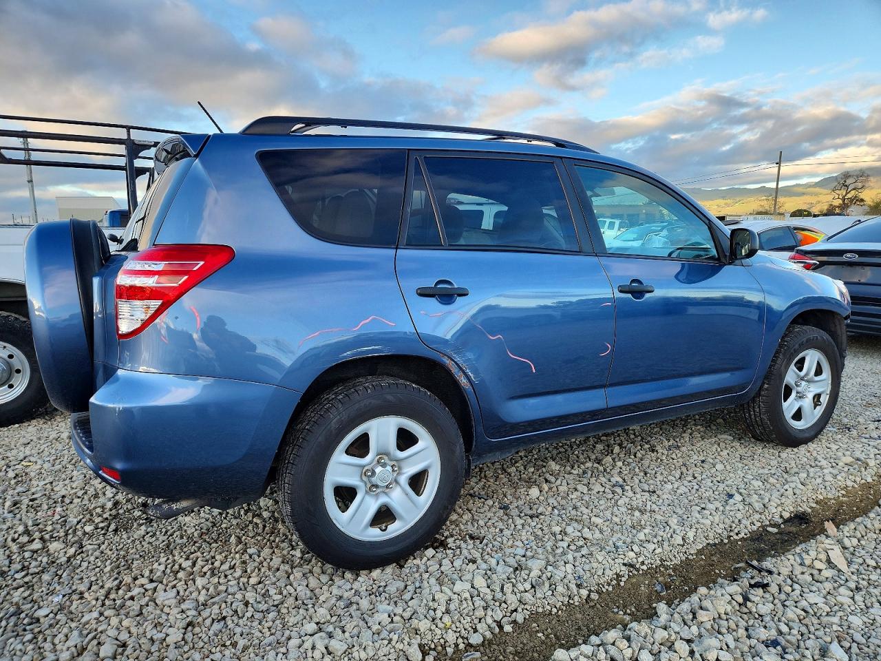 2011 TOYOTA RAV4 BASE photo 3