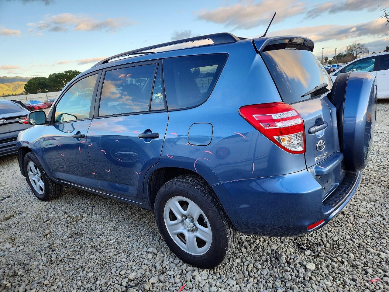2011 TOYOTA RAV4 BASE photo 2