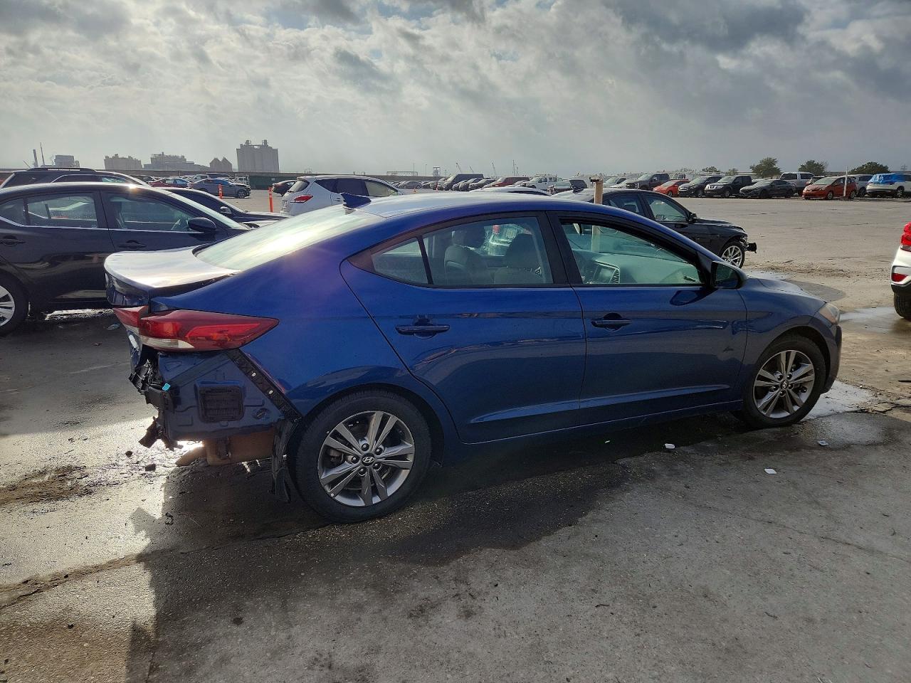 2018 HYUNDAI ELANTRA SEL photo 3