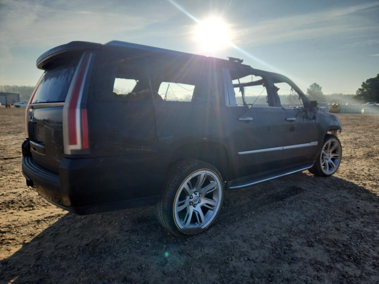 2015 CADILLAC ESCALADE ESV LUXURY photo 3