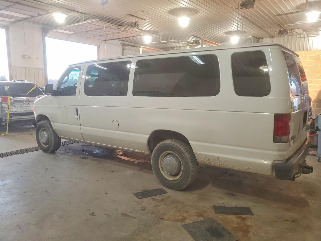 2006 FORD ECONOLINE E350 SUPER DUTY WAGON photo 2