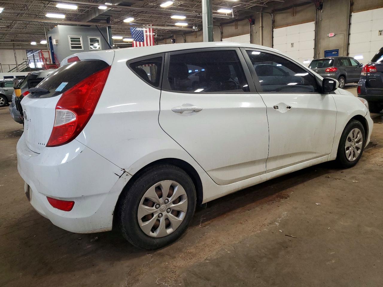 2015 HYUNDAI ACCENT GS photo 3