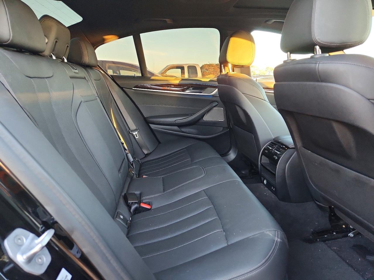 2021 BMW 530E photo 10