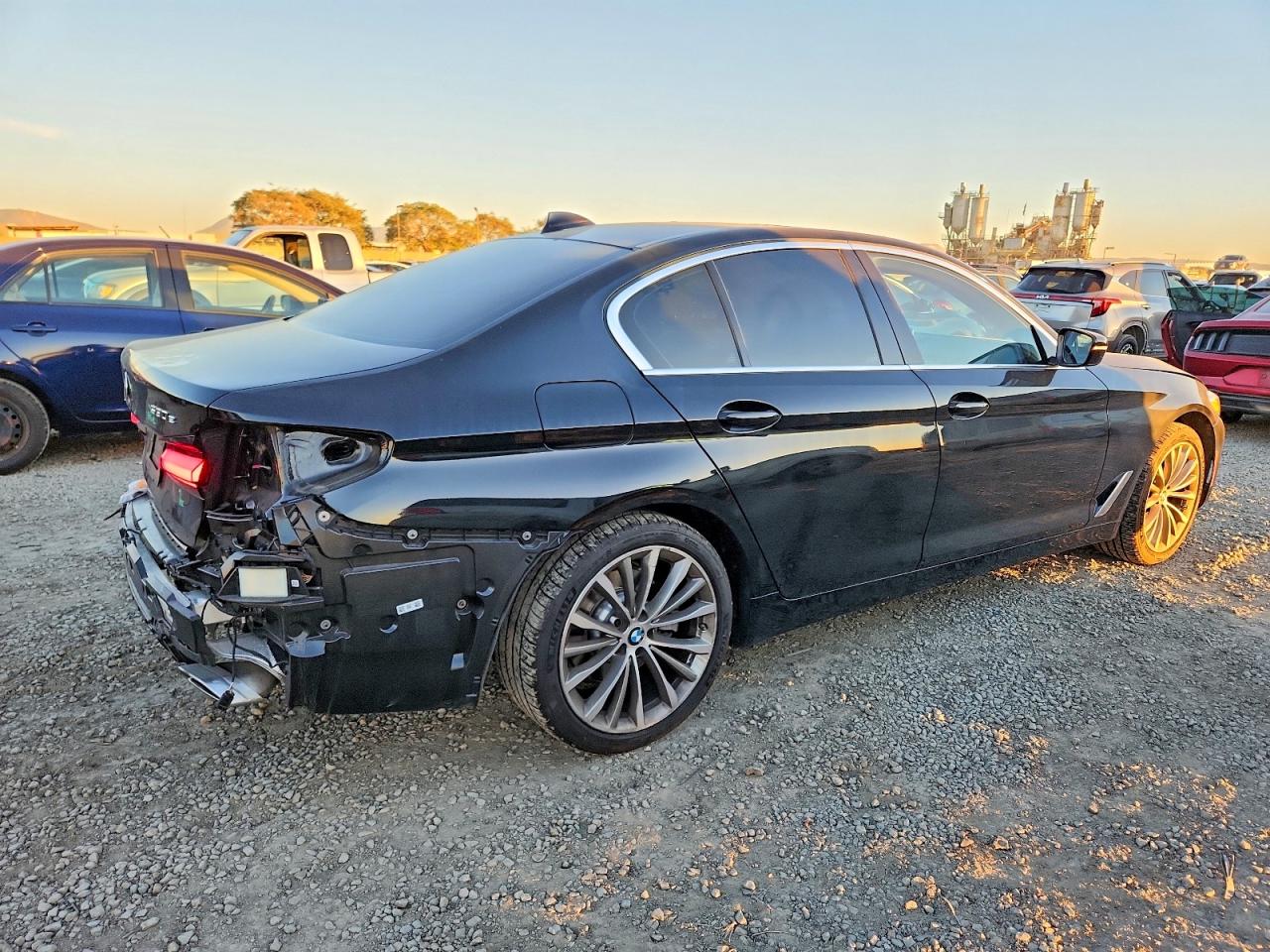 2021 BMW 530E photo 3