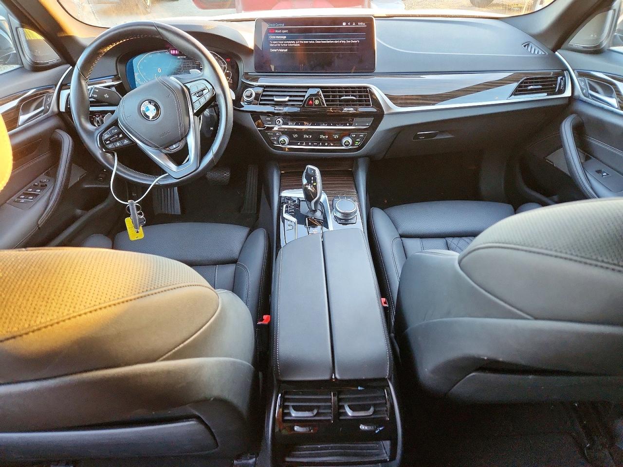 2021 BMW 530E photo 8