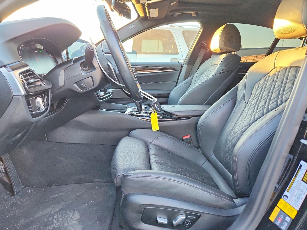 2021 BMW 530E photo 7