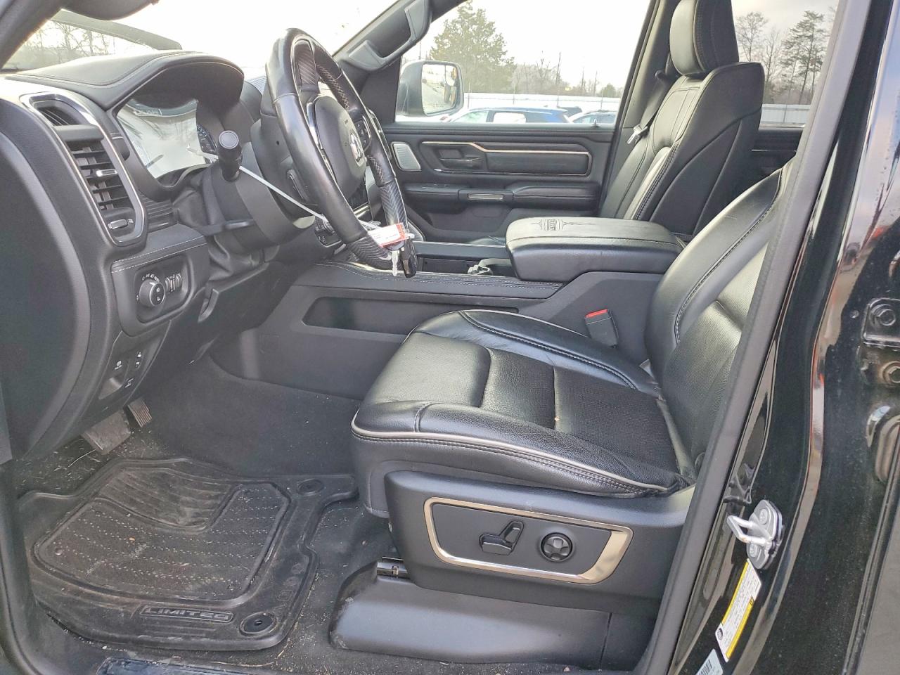 2019 RAM 1500 LIMITED photo 13