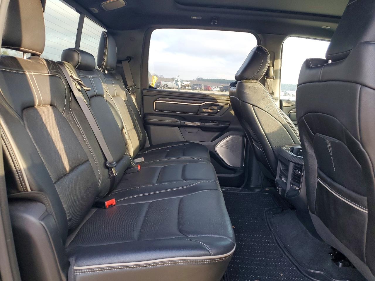 2019 RAM 1500 LIMITED photo 19