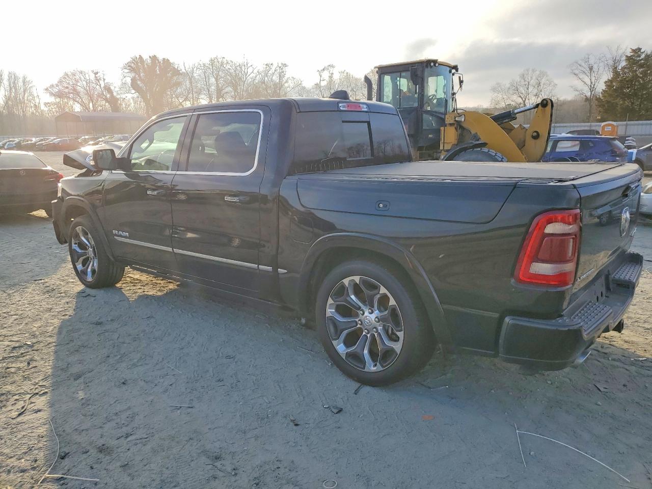 2019 RAM 1500 LIMITED photo 3