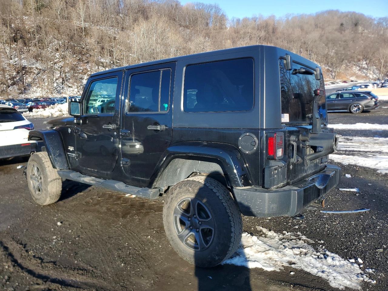 2018 JEEP WRANGLER UNLIMITED SAHARA photo 2