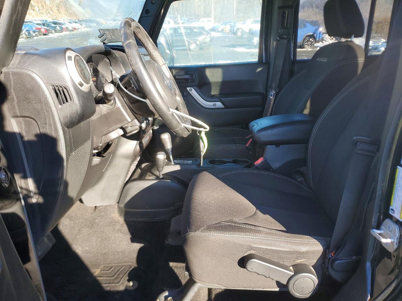 2018 JEEP WRANGLER UNLIMITED SAHARA photo 7