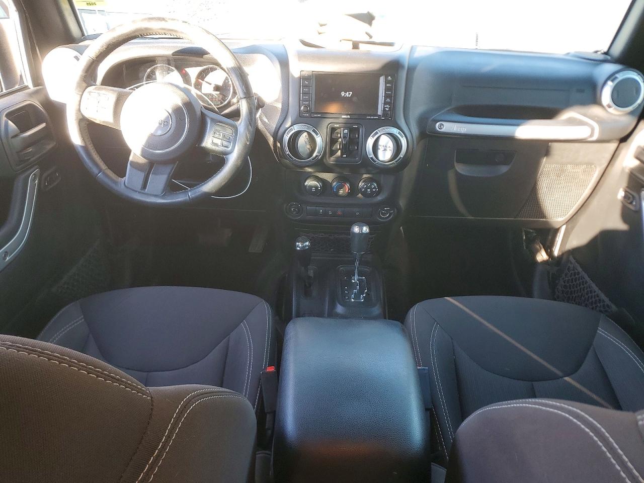 2018 JEEP WRANGLER UNLIMITED SAHARA photo 8