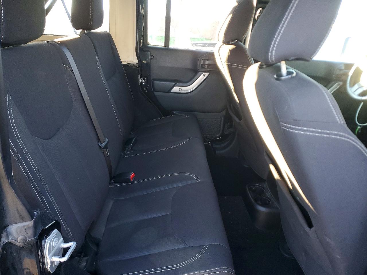 2018 JEEP WRANGLER UNLIMITED SAHARA photo 11