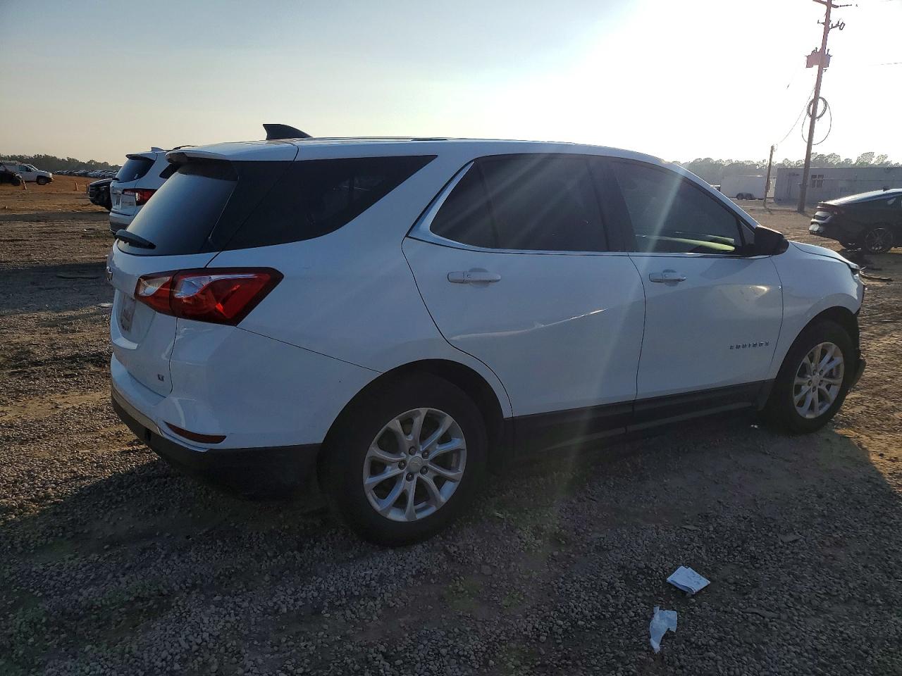 2018 CHEVROLET EQUINOX LT photo 3