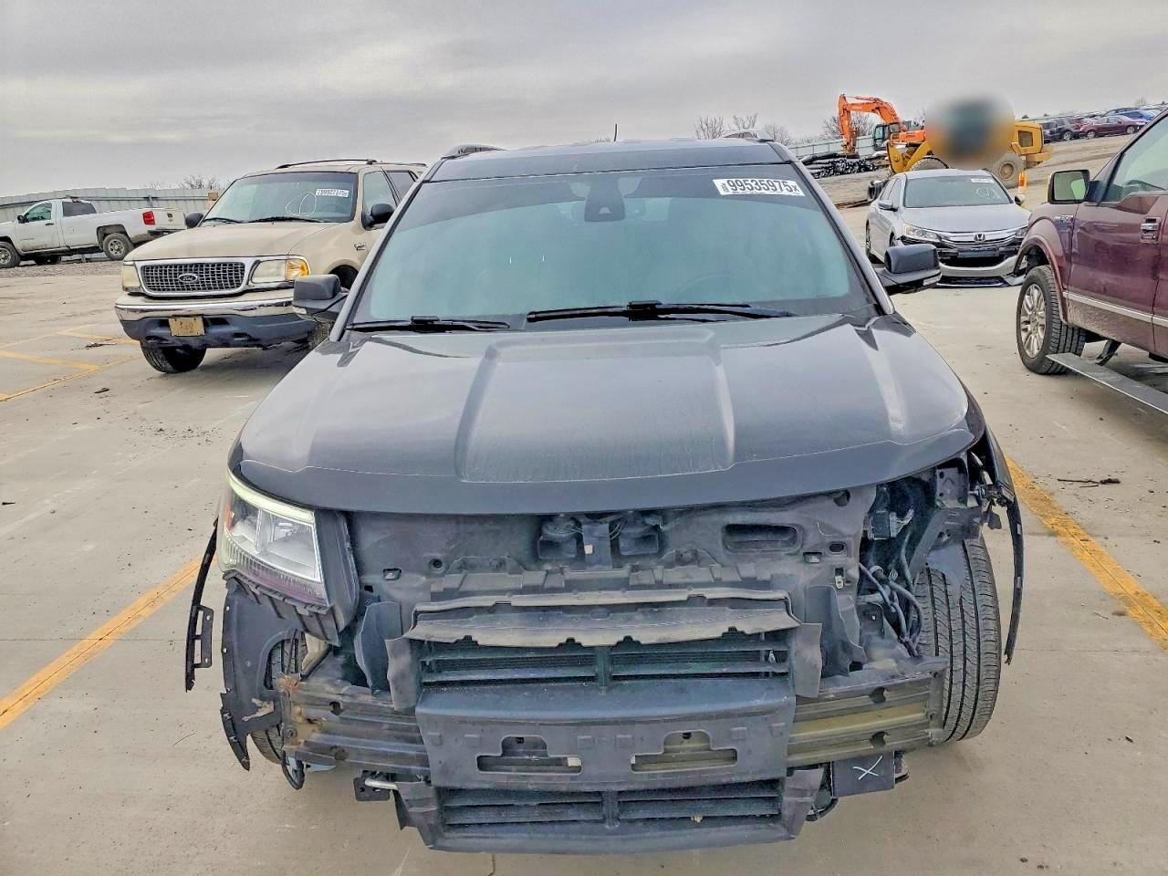 2018 FORD EXPLORER XLT photo 5