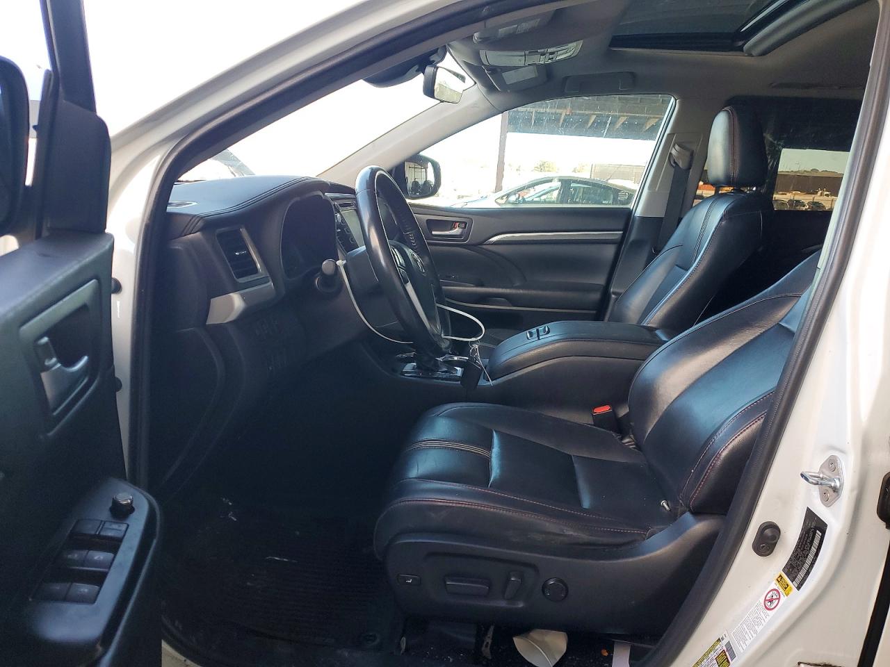 2019 TOYOTA HIGHLANDER SE photo 7