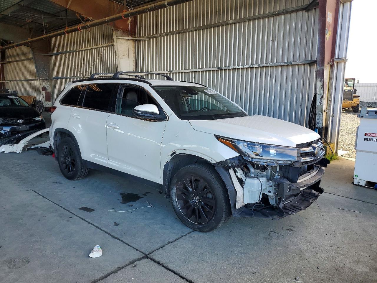 2019 TOYOTA HIGHLANDER SE photo 4