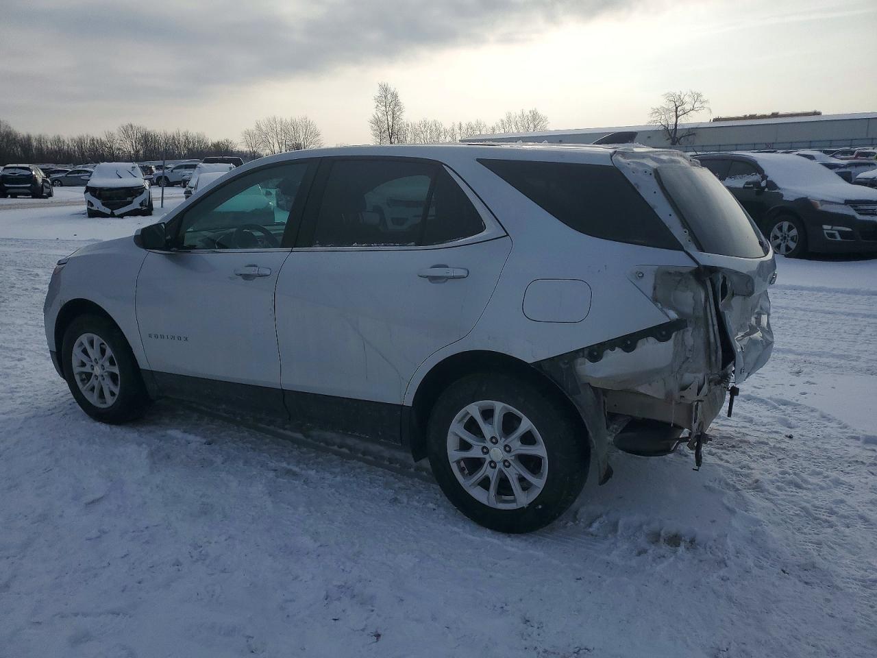 2018 CHEVROLET EQUINOX LT photo 2
