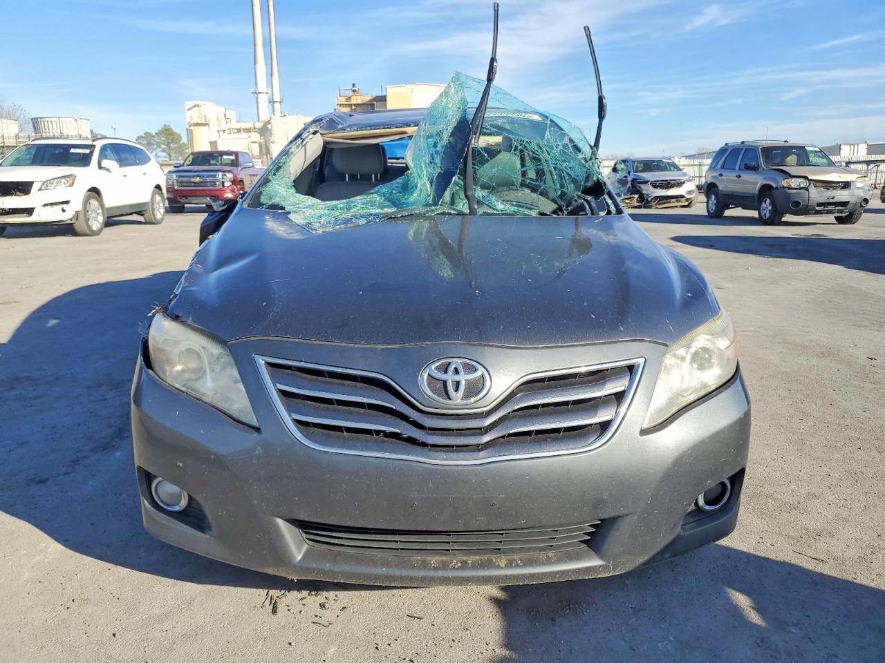 2010 TOYOTA CAMRY SE photo 5