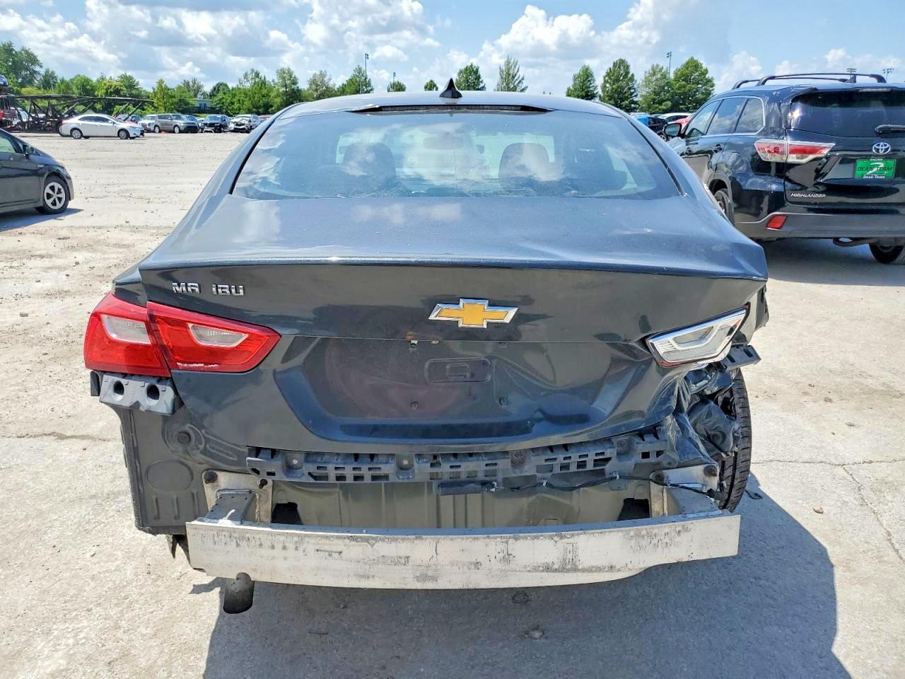 2017 CHEVROLET MALIBU LT photo 6