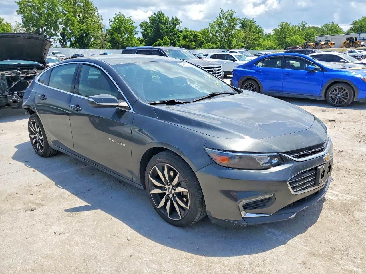 2017 CHEVROLET MALIBU LT photo 4