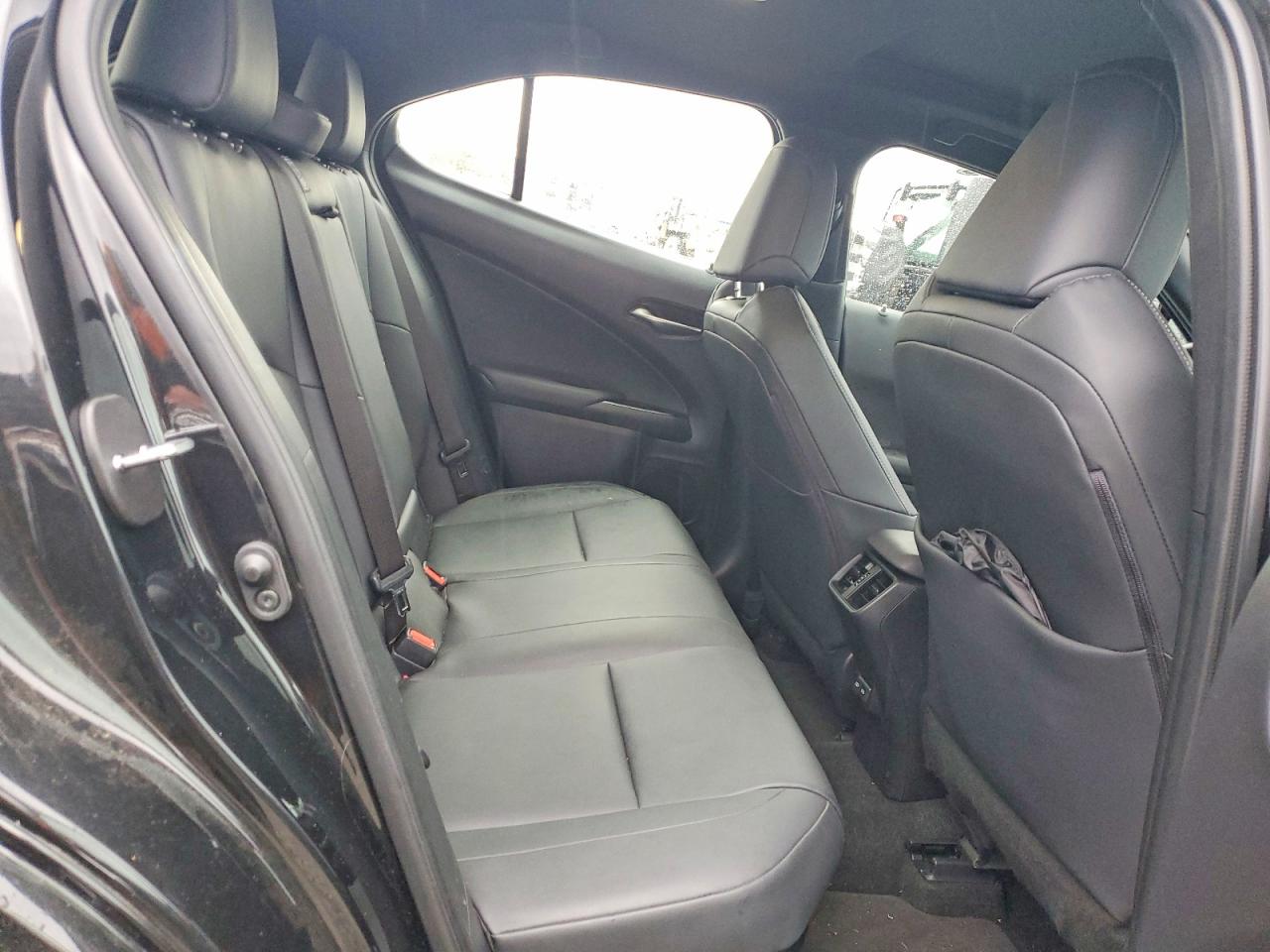 2022 LEXUS UX 250H BASE photo 10