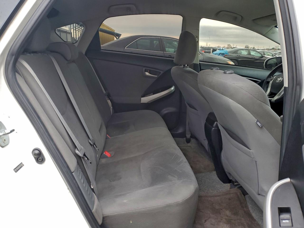 2012 TOYOTA PRIUS photo 10