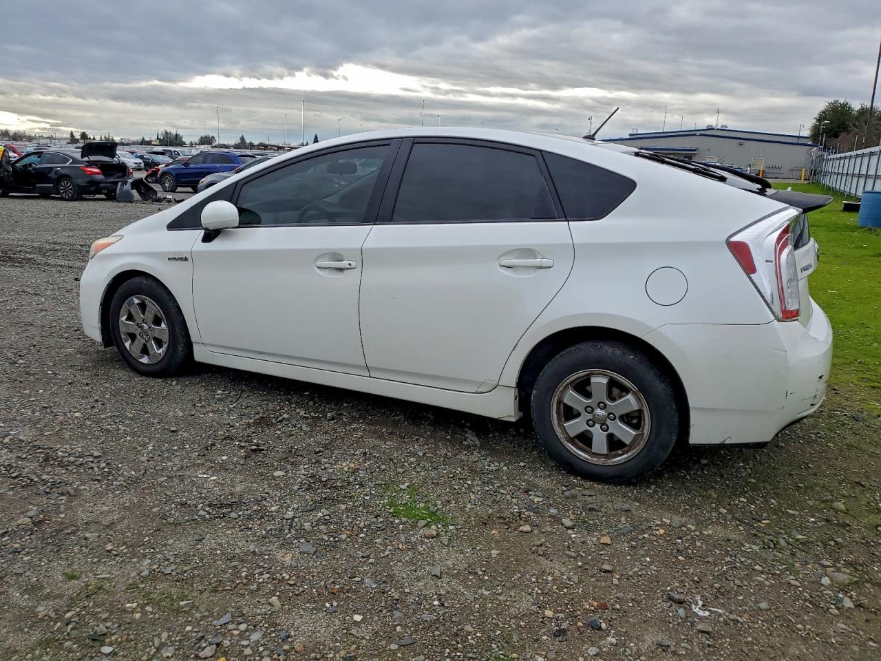 2012 TOYOTA PRIUS photo 2