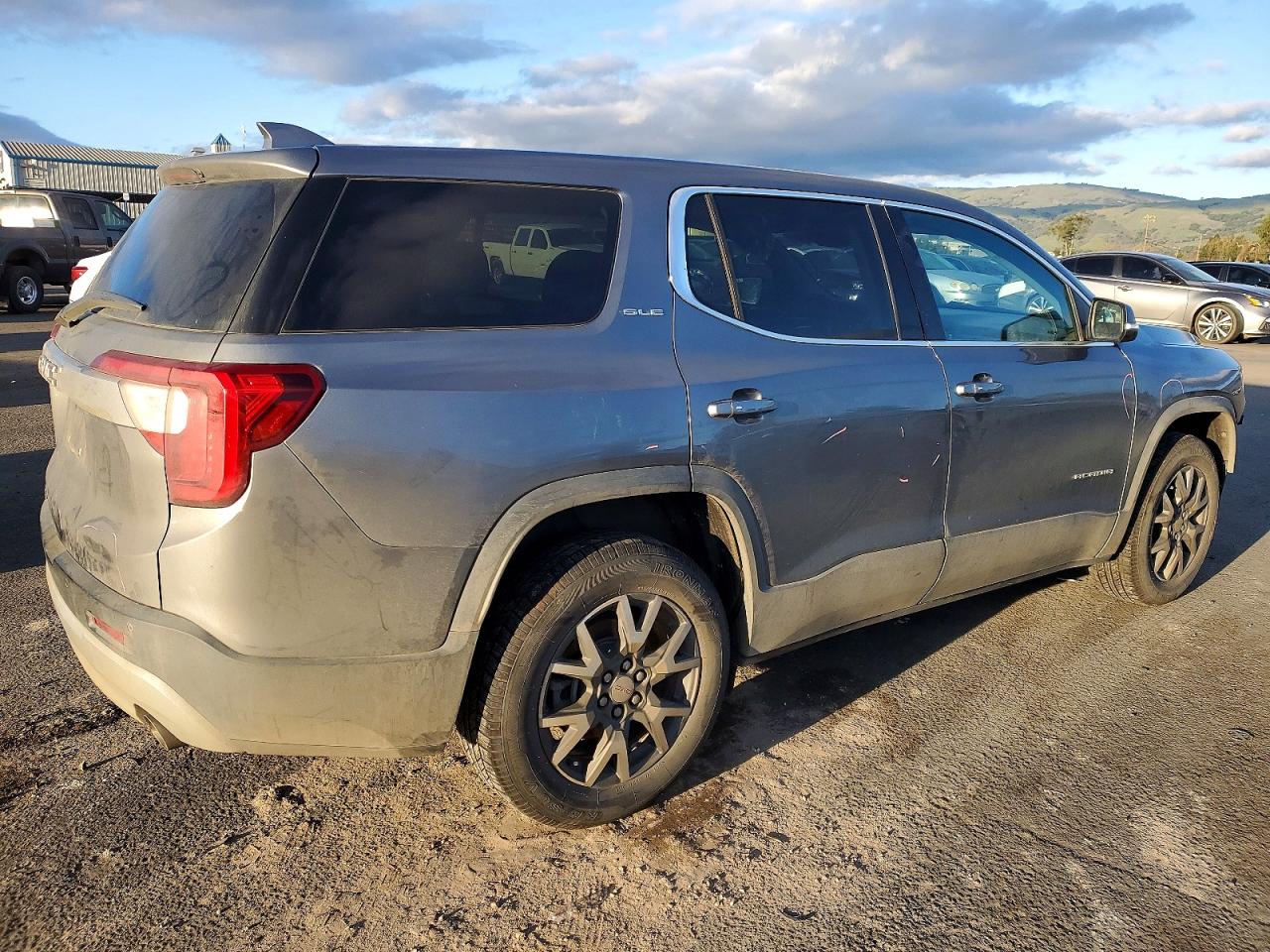 2021 GMC ACADIA SLE photo 3