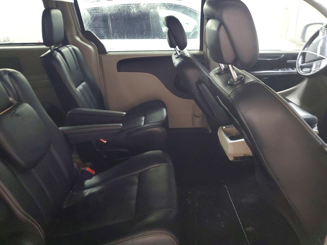 2012 CHRYSLER TOWN & COUNTRY TOURING photo 10