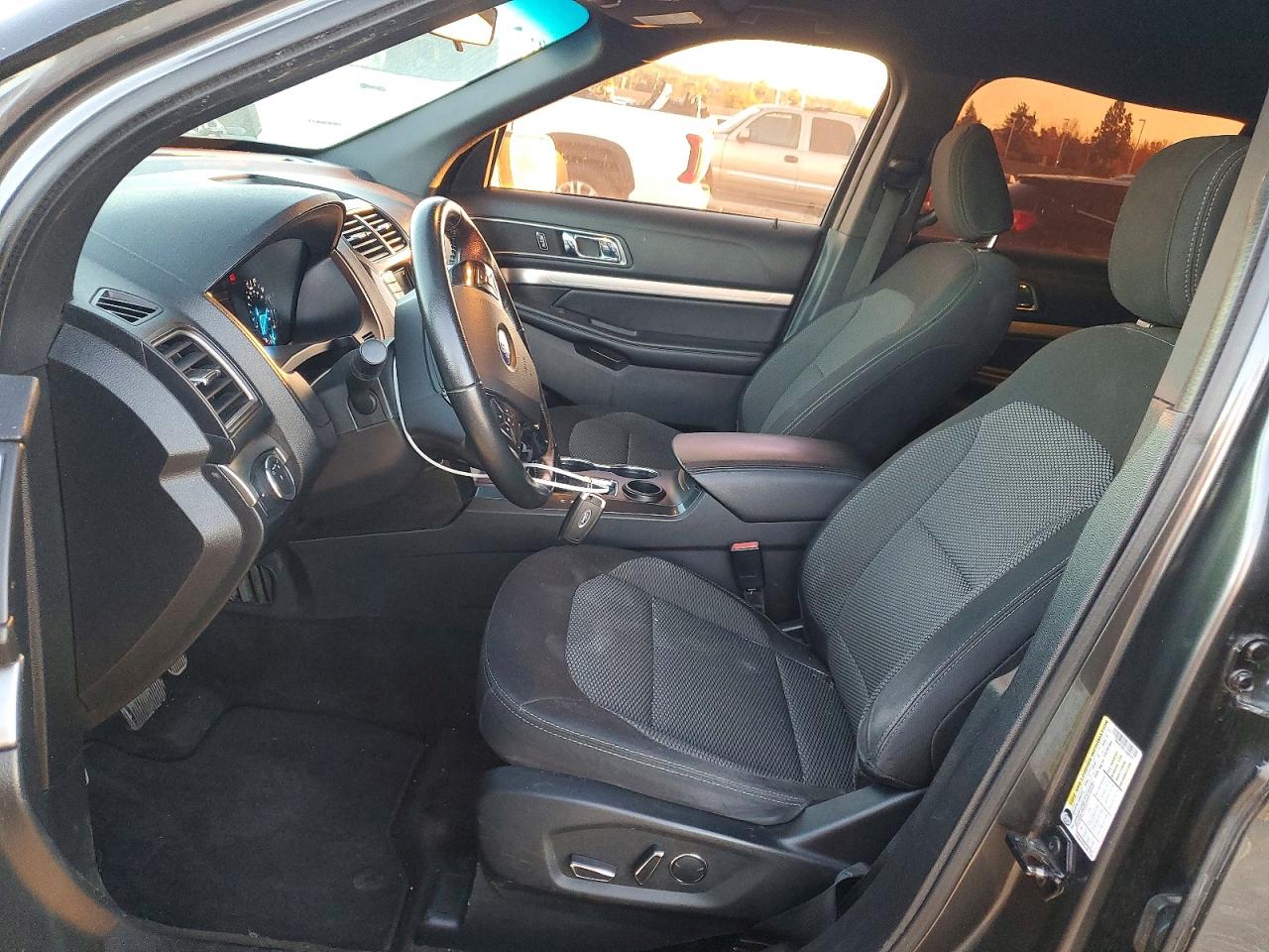 2018 FORD EXPLORER XLT photo 7