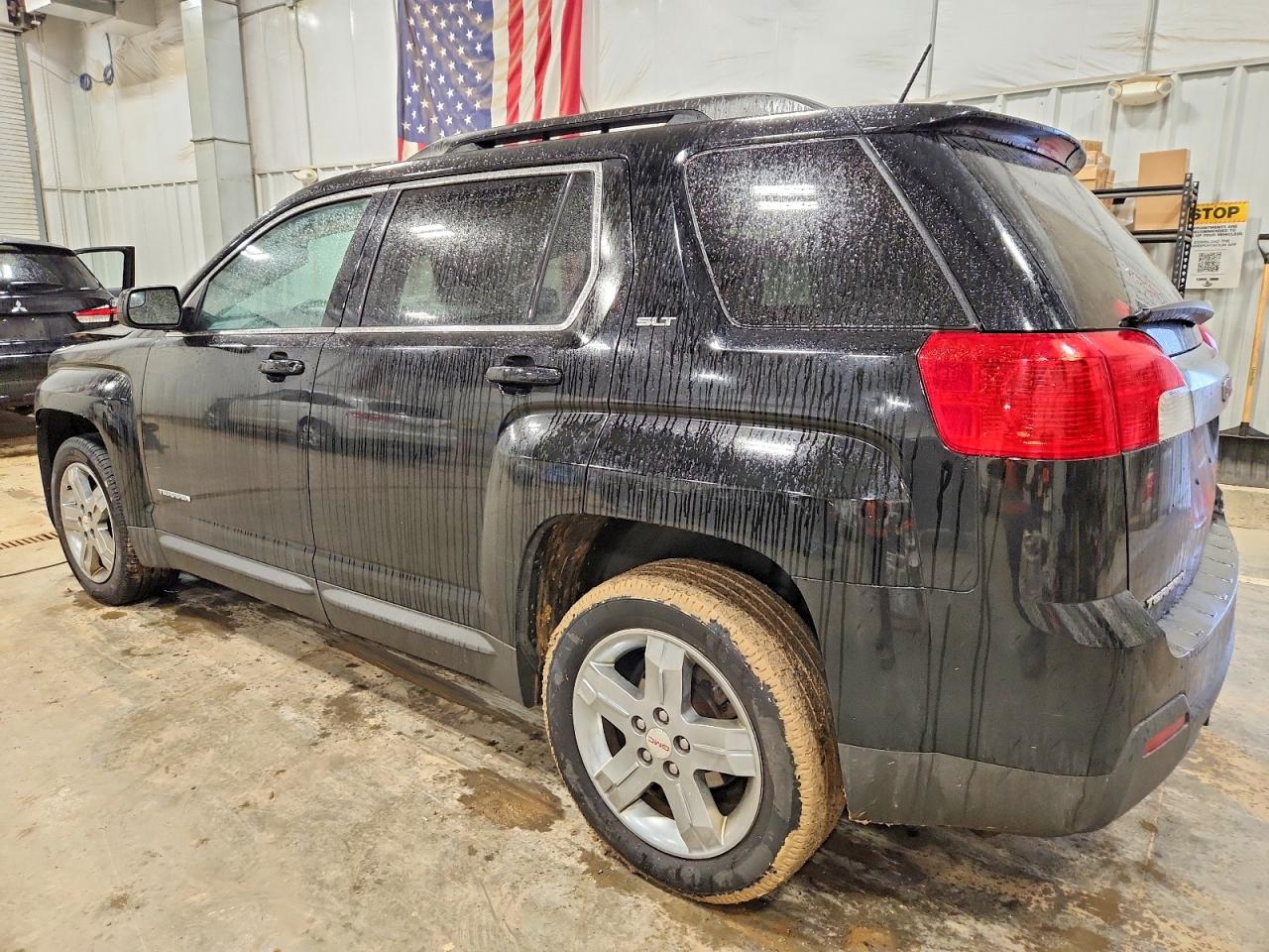2013 GMC TERRAIN SLT photo 2