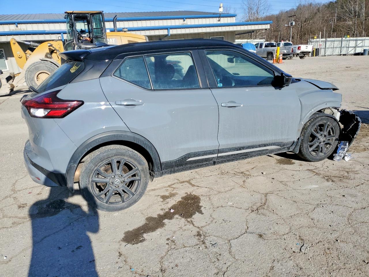 2021 NISSAN KICKS SR photo 3