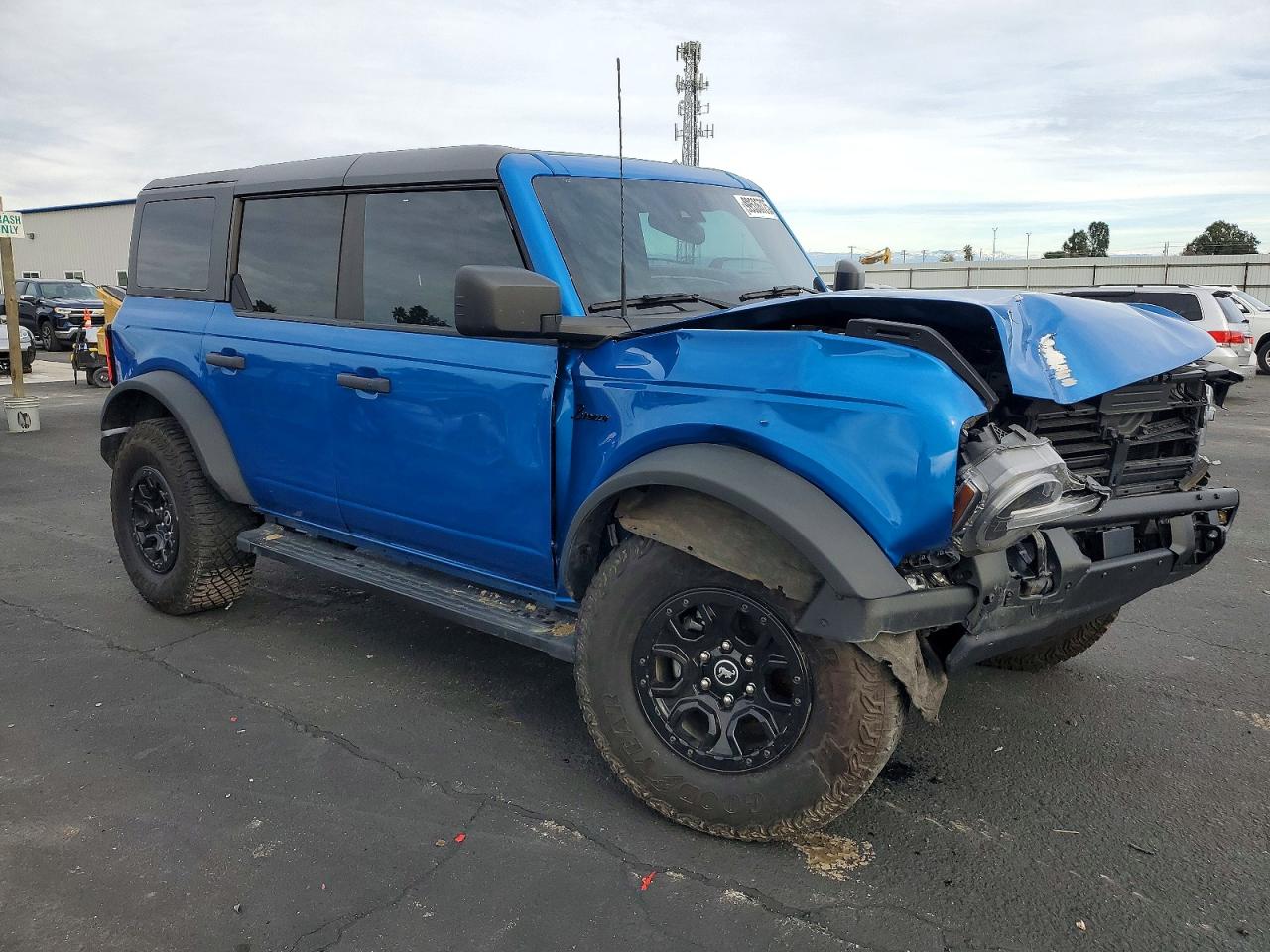 2023 FORD BRONCO BASE photo 4
