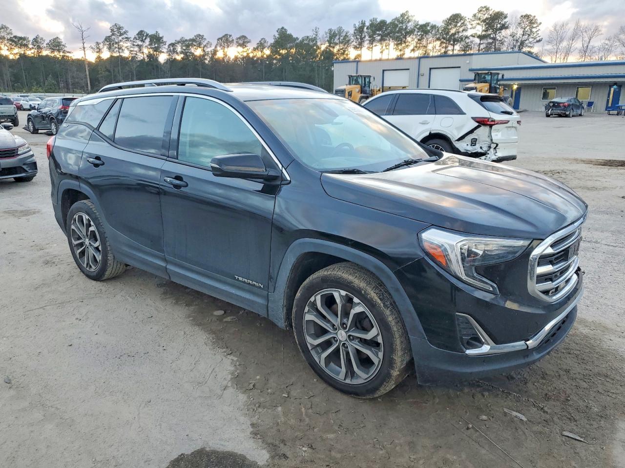 2018 GMC TERRAIN SLT photo 4