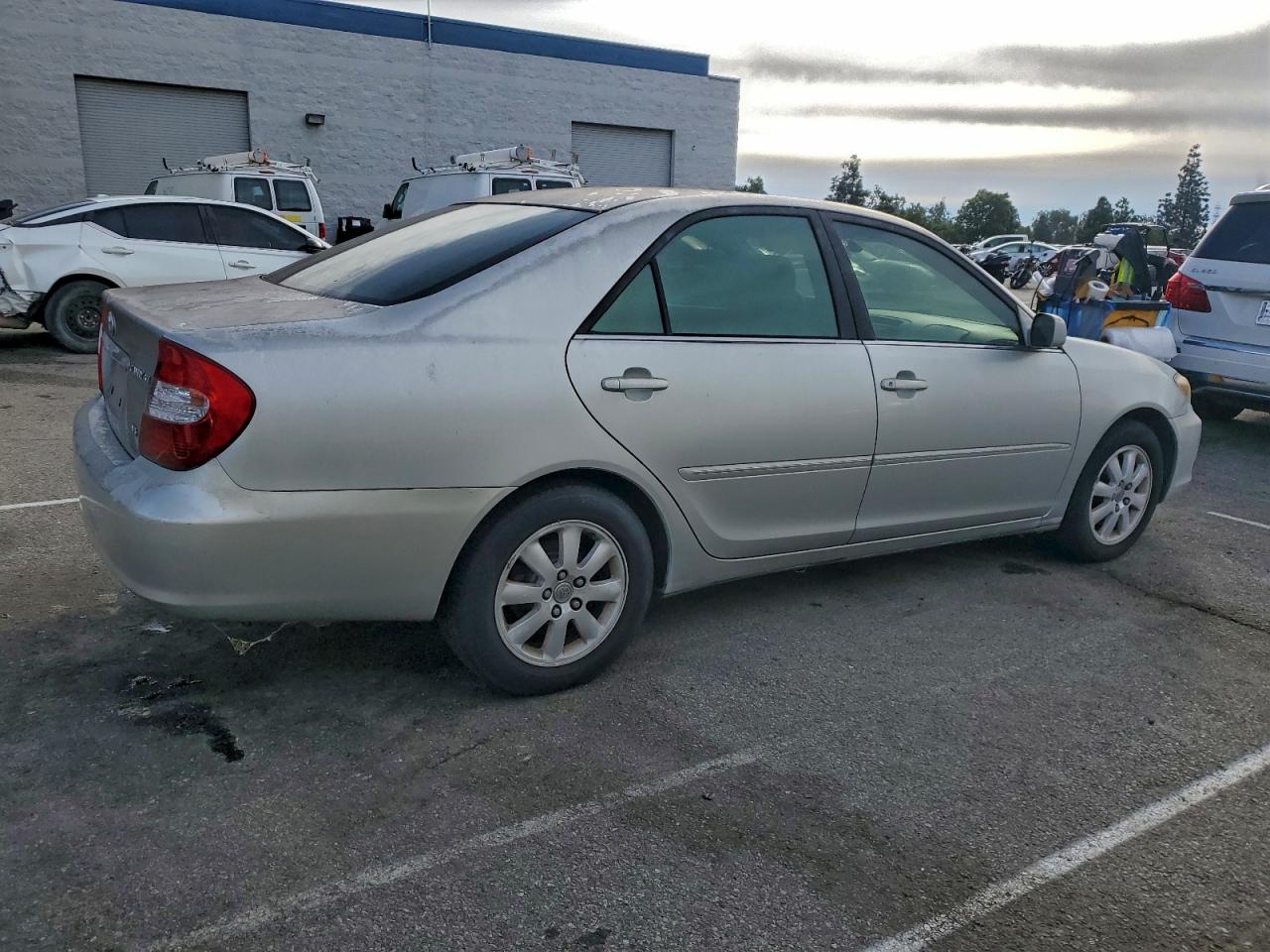 2006 TOYOTA CAMRY LE photo 3