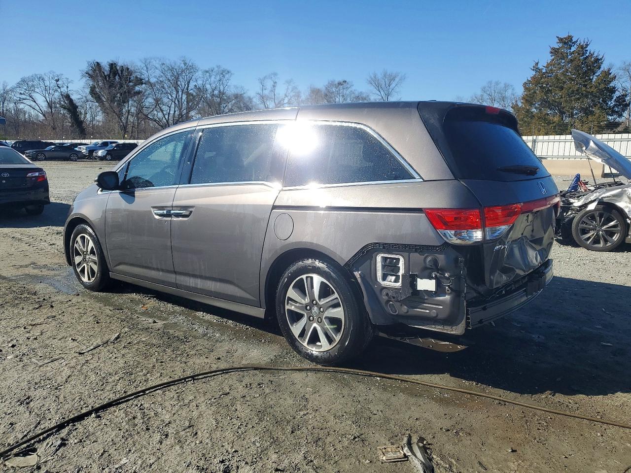 2014 HONDA ODYSSEY TOURING photo 2