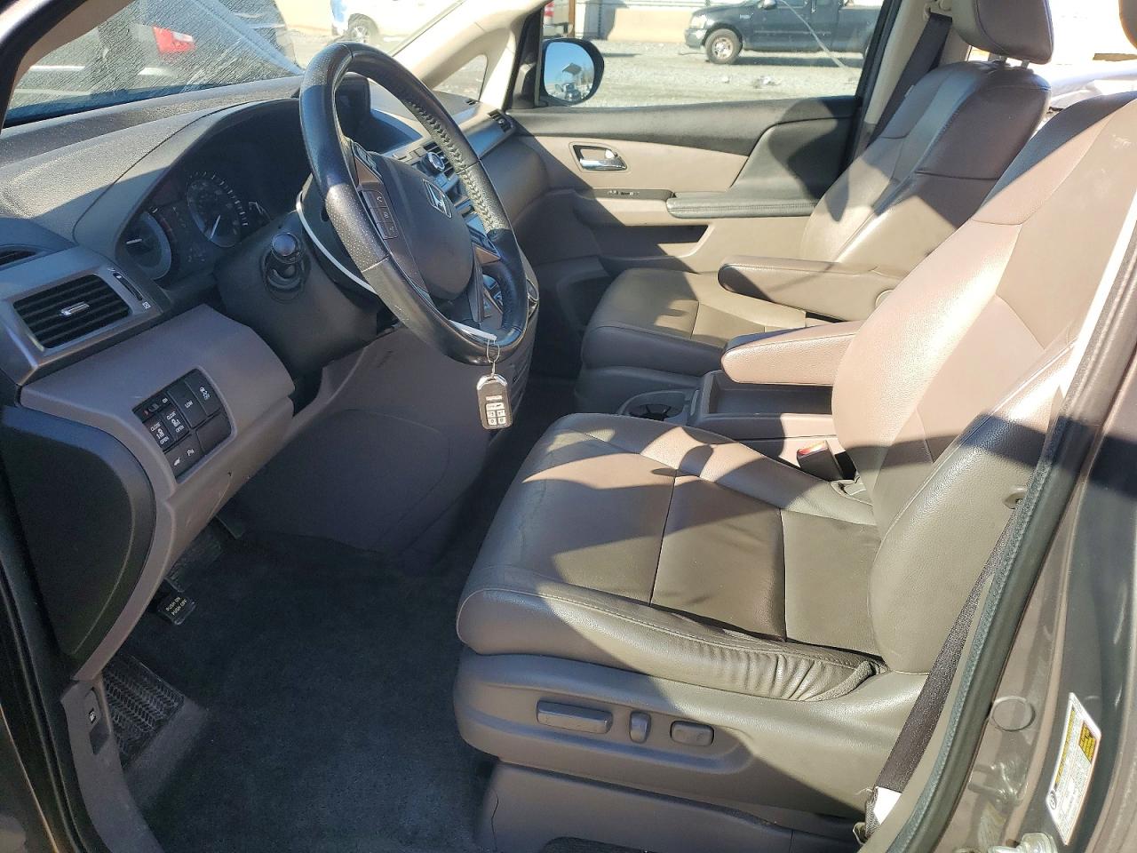 2014 HONDA ODYSSEY TOURING photo 7