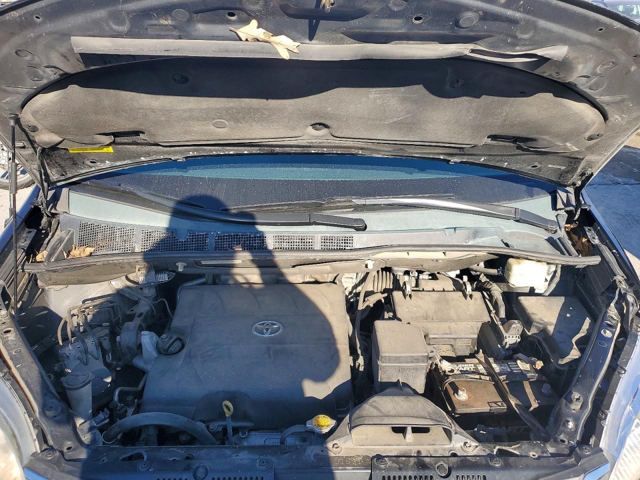 2013 TOYOTA SIENNA XLE photo 12