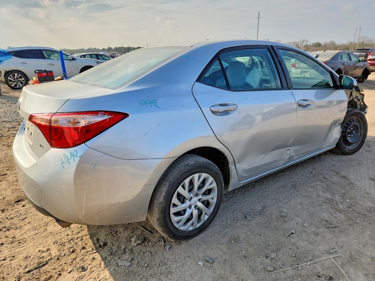 2019 TOYOTA COROLLA L photo 3