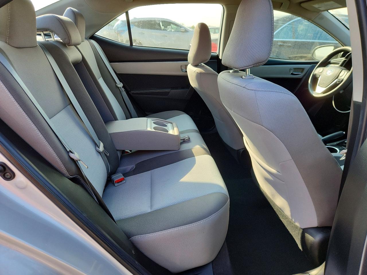 2019 TOYOTA COROLLA L photo 10