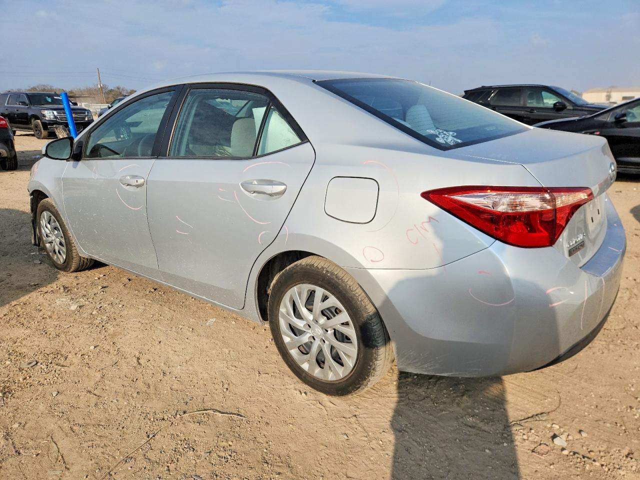 2019 TOYOTA COROLLA L photo 2