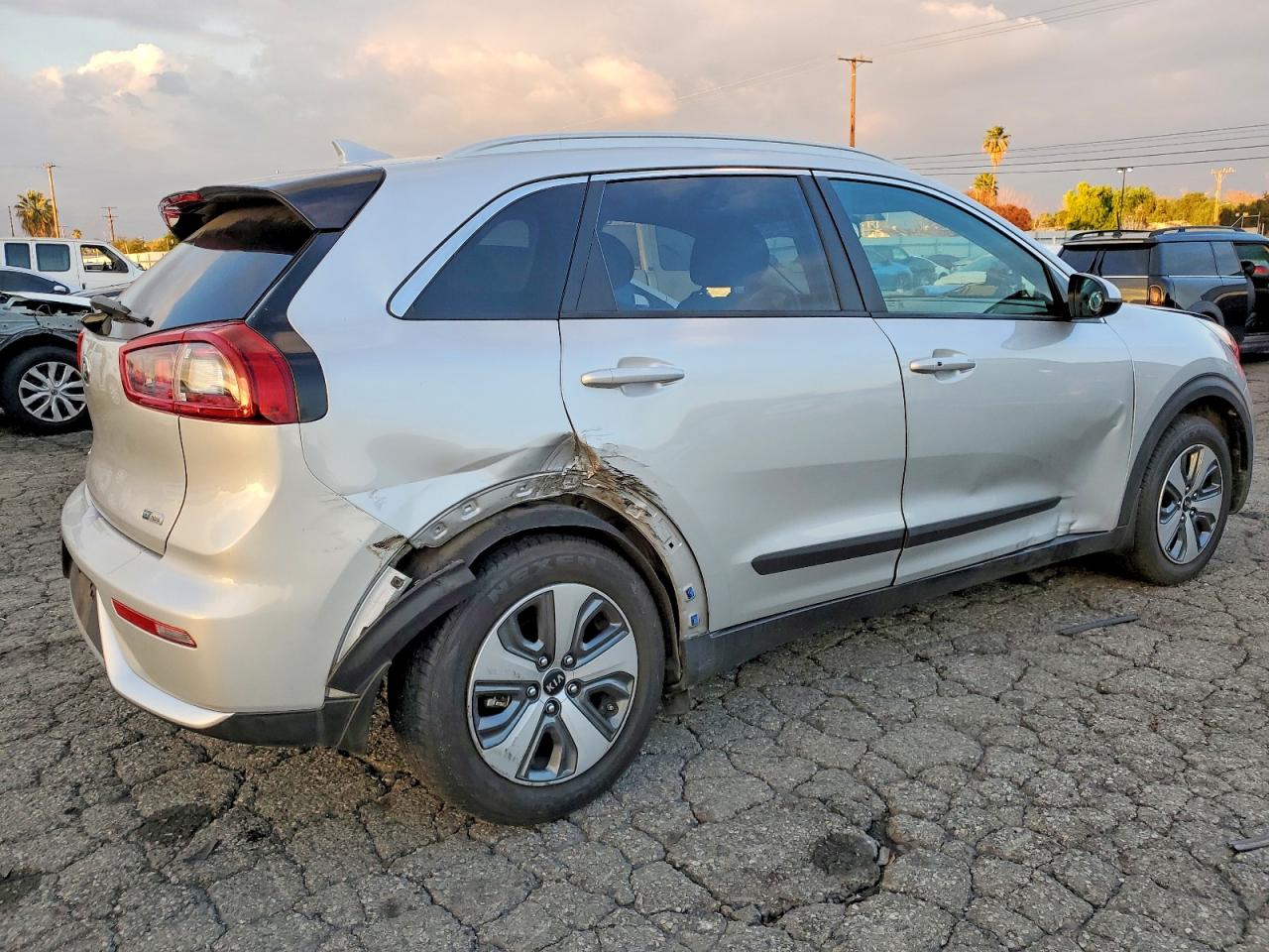 2019 KIA NIRO FE photo 3