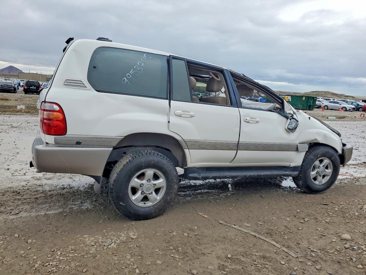 1999 TOYOTA LAND CRUISER photo 3